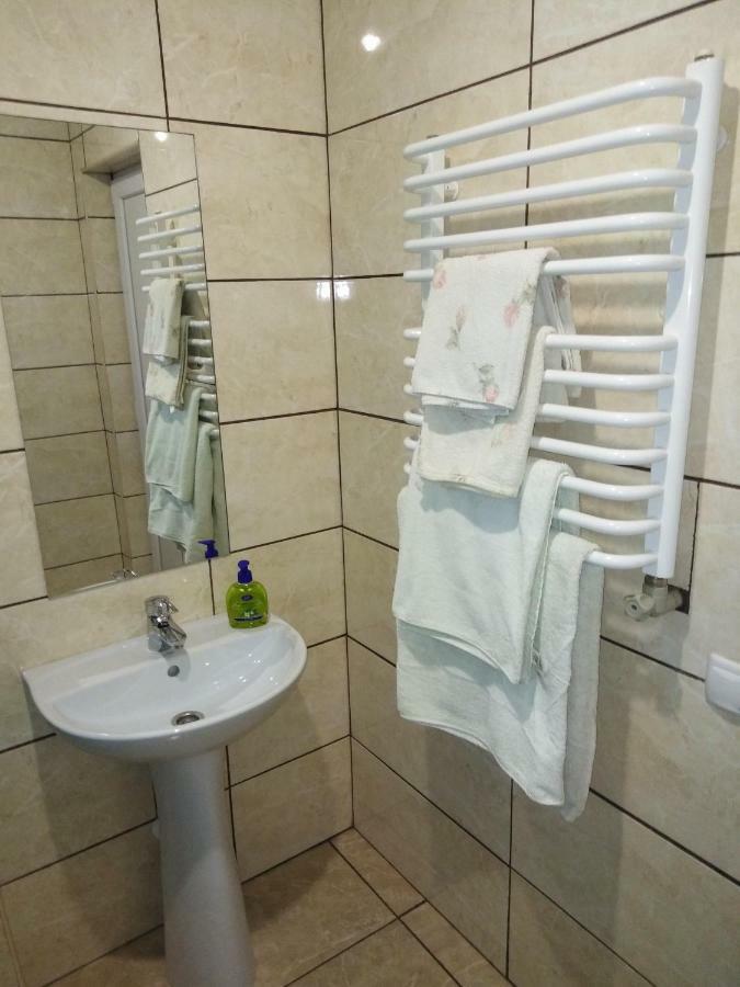 Apartament On Komarova 29 Вулиця Комарова 29 โครโปนิตสกี ภายนอก รูปภาพ
