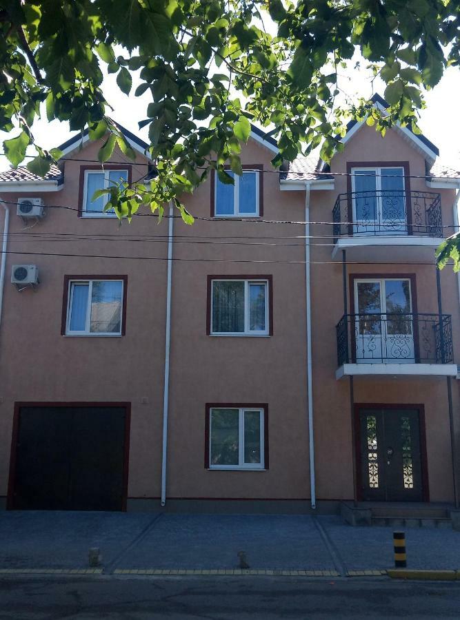 Apartament On Komarova 29 Вулиця Комарова 29 โครโปนิตสกี ภายนอก รูปภาพ